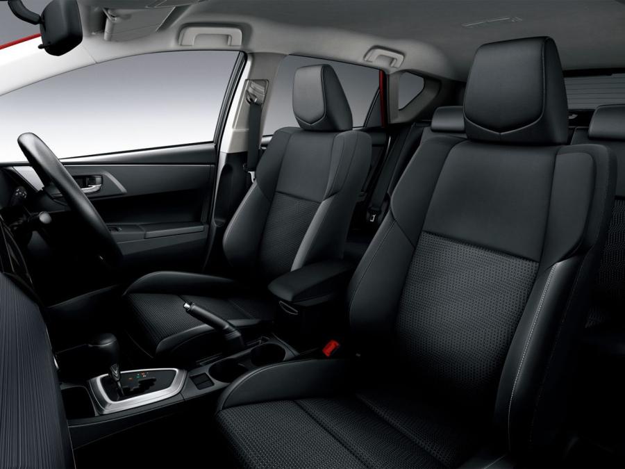  Toyota Auris 150 X 2012 года  (JP) (фото 3 из 3)